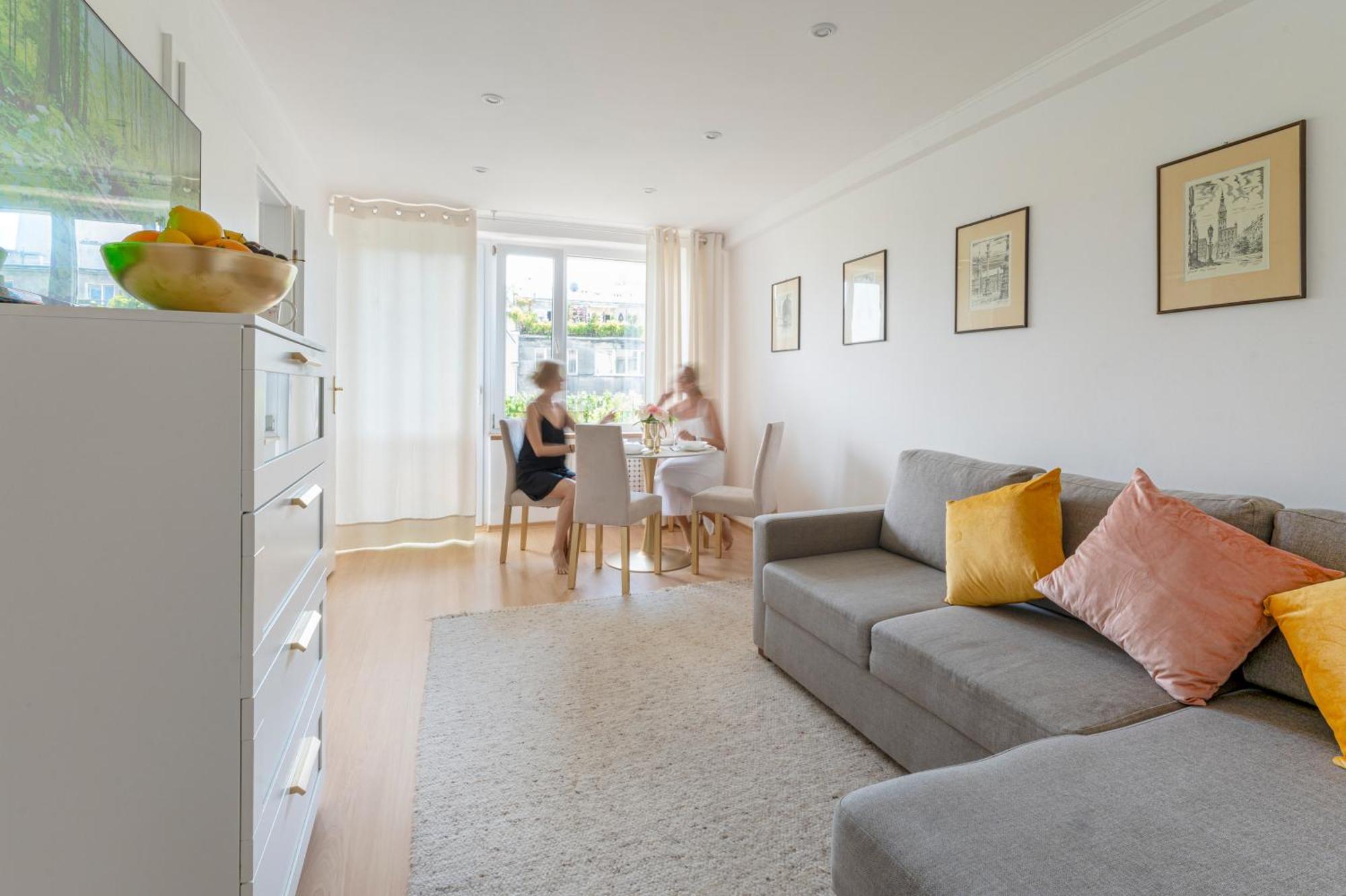 Greenpoint Hoza Apartment ワルシャワ エクステリア 写真